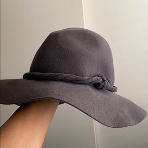 Gray floppy hat